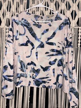 Abstract Long-Sleeve Blouse